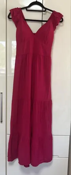 新品♡ロングワンピース ピンク（フリル＆パッド付き）