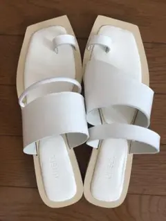 ASYMME FLAT SANDAL