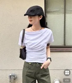 ホワイトドレープデザインオフショルダー半袖Tシャツ