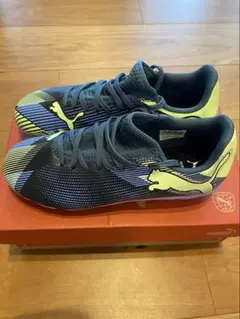 PUMA サッカーシューズ