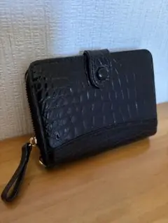 黒 シャイニングクロコダイル二つ折り財布