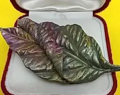 葉っぱブローチ