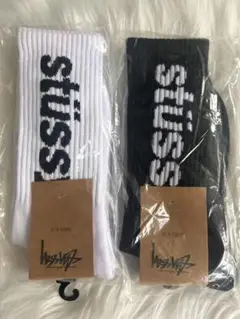 ステューシー　STUSSY　ソックス　ロゴ　靴下ホワイト、ブラック(2足セット)