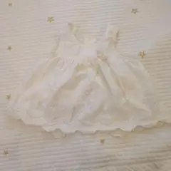ホワイト刺繍ベビートップス 70-80cm