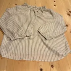 ストライプフリルネック長袖ブラウス