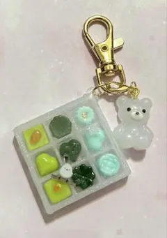 くまさん付きチョコレートBOX【シマエナガ】レジンキーホルダー