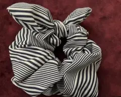 ハンドメイド　ストライプ柄シュシュ