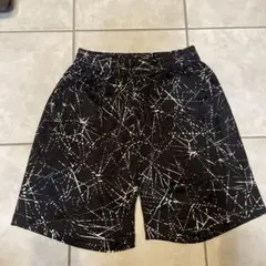 黒白抽象パターン ハーフパンツ