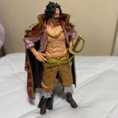 ゴール・D・ロジャーのフィギュア。