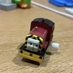 カプセルプラレール　きかんしゃトーマス　ソルティー　ゼンマイ　①