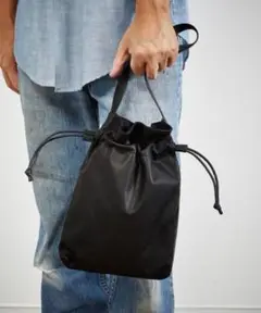 ブラックレザー巾着バッグ