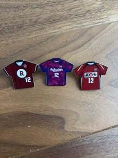 ヴィッセル神戸ガチャ歴代ユニフォーム ピンバッジ3点セット