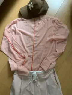CLANEピンク 長袖シャツ 赤いライン入り