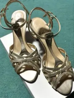【美品】INDIVI ゴールド ストサンダル