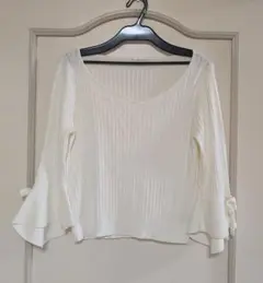 ウィルセレクション　ホワイト　リブ　ニット　フレアスリーブ　リボン