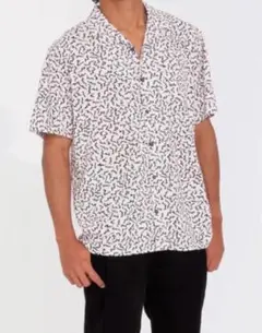 【新品/未開封】　VOLCOM 半袖ボタンシャツ