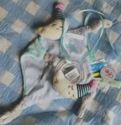 新品　タフトイ　お月さまのラトル　ミニタオル
