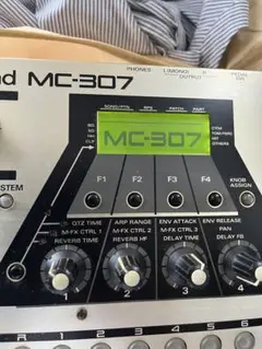 【入手困難】Roland groovebox MC-307 リズムマシーン Roland MC-307 Groovebox Synth Drum Machine Sequencer | eBay