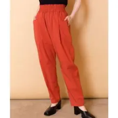 オズモーシス タックテーパードパンツ