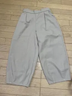 アイボリータック入り ワイドパンツ M