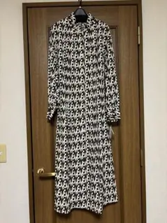 新品未使用★幾何学模様 シャツワンピース ロング丈