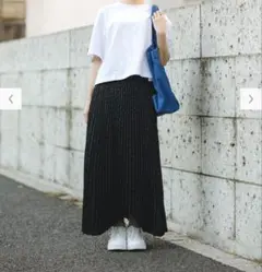 新品未使用　UNIQLO ユニクロ　プリーツロングスカート 黒