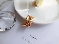 新品未使用品☆ ゴールドクロス指輪 ☆