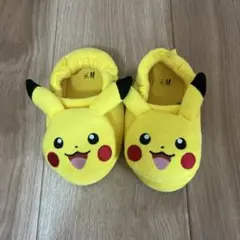【H&M/美品】ピカチュウ ポケモン　スリッパ 、ルームシューズ　イエロー
