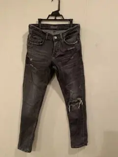 ZARA ダメージジーンズ　BLACK