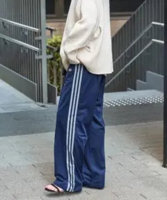 M823 タグ付き　XSサイズ　トラックパンツ　ジェンダーニュートラル
