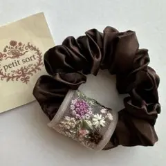 【2点ご購入で1000円】インド刺繍リボンシュシュ No.609