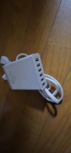 ホワイト 6ポート電源アダプター