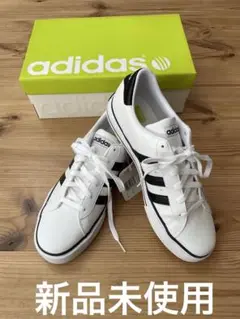 【新品未使用】adidas ホワイト×ブラック スニーカー　27.5㎝