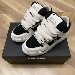 AMIRI 42 アミリ スニーカー　ホワイト　ブラック .
