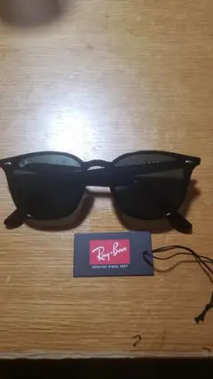 Ray-Ban RB4258F 601/71サングラス