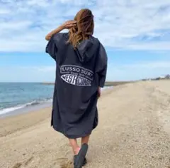 便利グッズ　LUSSO SURF お着替えポンチョ　グレー⭐︎送料込み