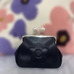 MARY QUANT エンボスデイジーパール ガマ口ポーチ ブラック
