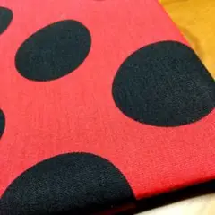 ドット柄生地 赤黒ドット 訳あり