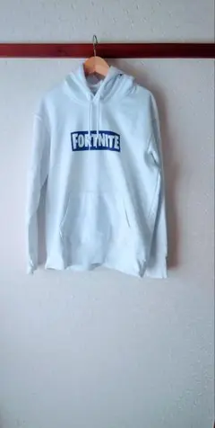 ユニクロ（FORTNITE）パーカー 　ホワイト　Мsize