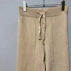 ニットフレアパンツ(S〜M相当)ベージュ無地　センタープレス　あったか秋冬