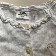 BeBe フリル付きホワイトカーディガン
