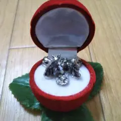 未使用　聖家族の人形の金属製セット 赤いベルベットのバラのケース入り