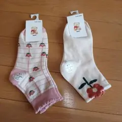 【新品未使用】　女の子　靴下　2足セット 花柄