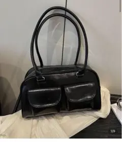 【新品】ブラックショルダーバッグ フロントポケット付き