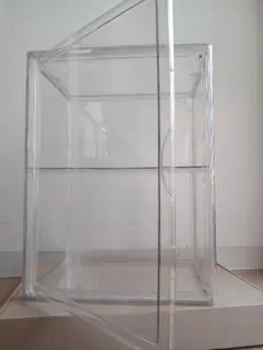 アクリルケース　ディスプレイ　収納ＢＯＸ 中型 2段棚付き