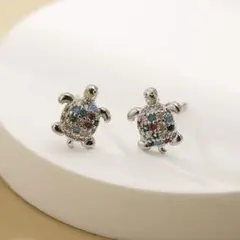 ホヌ 海 亀 小粒 CZダイヤ 10mm ピアス＊シルバー×マルチカラー＊