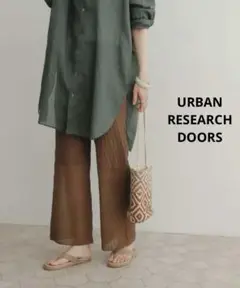 シャーリングKNITパンツ ¥9,900 DOORS