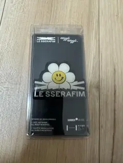 LE SSERAFIM Wiggl Wiggle コラボ　スマホグリップ