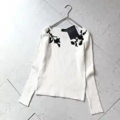 新品 ジャスグリッティー ニット ビジュー ビーズ刺繍 2 ホワイト タグ付き