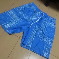 バンダナ柄 ショートパンツ 水色